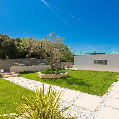 La Mer-4 By Interhome *